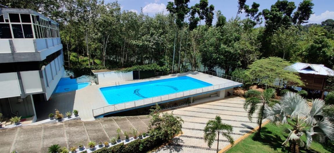 Thabasiya Resorts Kuzhittura Exterior photo